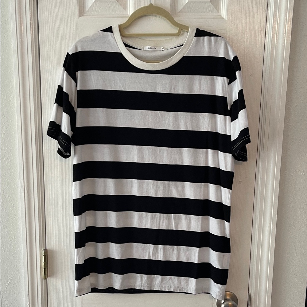 Striped Short Sleeve Crewneck Tee in Black & White